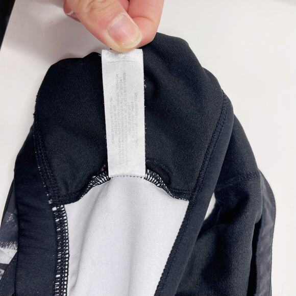 Marika Womens Large L Black Gray Print Strappy Crossback Racerback Sports Bra - Picture 8 of 8